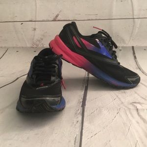 - Brooks tennis shoes